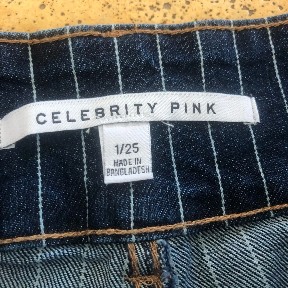CELEBRITY PINK - NWT DARK BLUE PINSTRIPE DENIM SHORTS + WOMENS SIZE 1/25